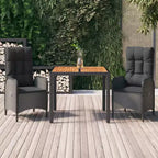 Ensemble repas de jardin avec coussins