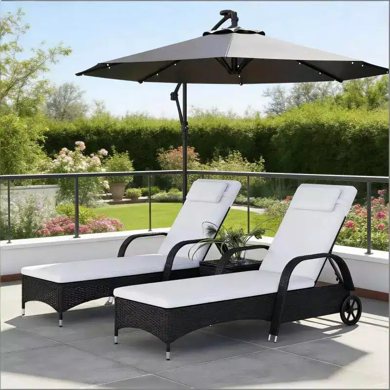 Ensemble de 3 pièces d'extérieur comprenant 2 chaises longues en rotin et fer forgé avec table