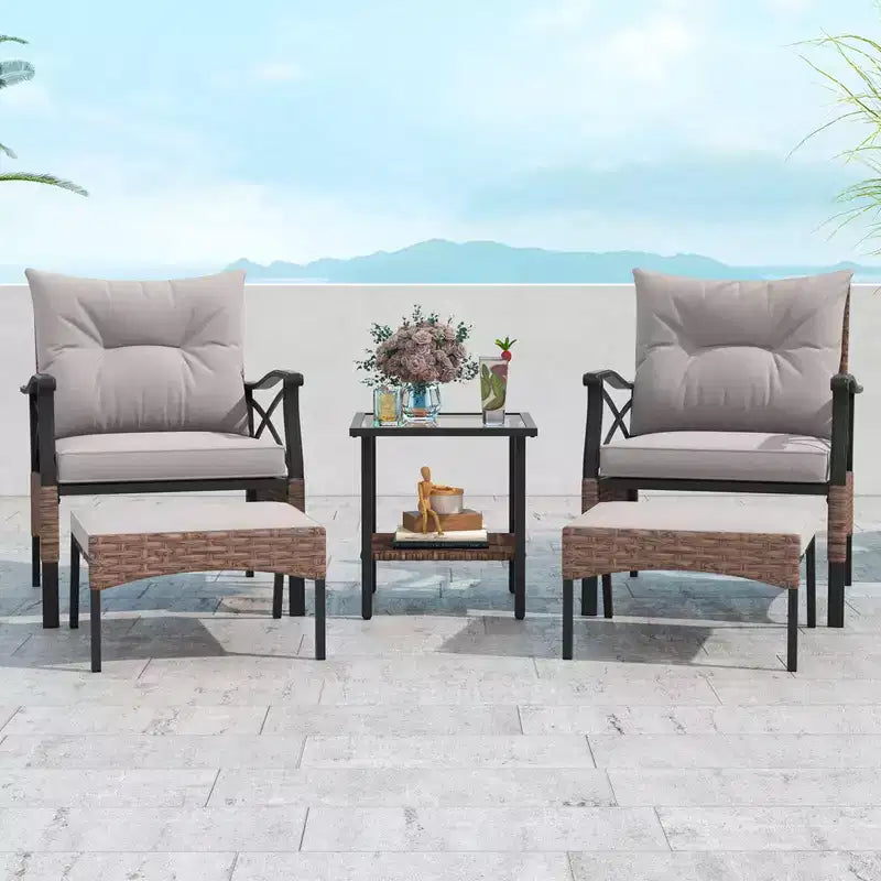 Ensemble de mobilier de jardin 5 pièces avec table basse à 2 niveaux et 2 poufs, coussins inclus
